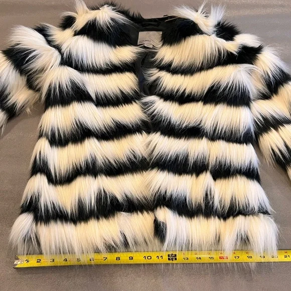 Black and White Vero Moda fake fur coat - Picture 6 of 11